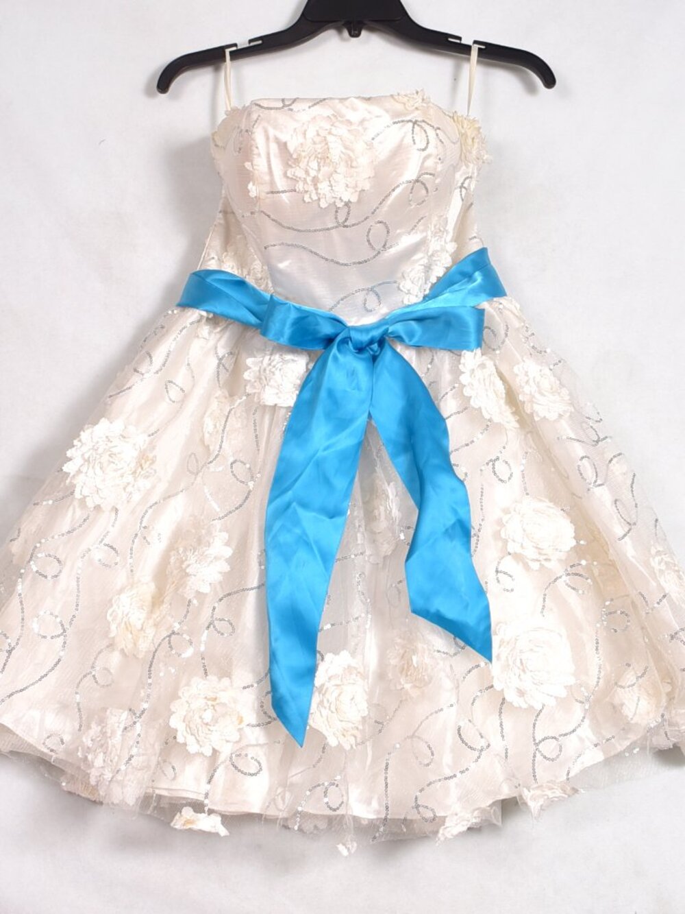 Sona Floral Cocktail Dress Cream And Blue Size Medium